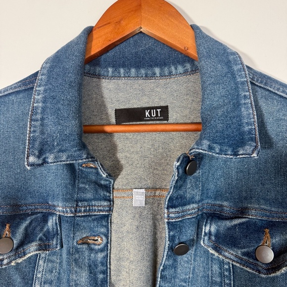 Kut from the Kloth JACQUELINE Cropped Denim Jacket size L dark stone wash color - Picture 5 of 14